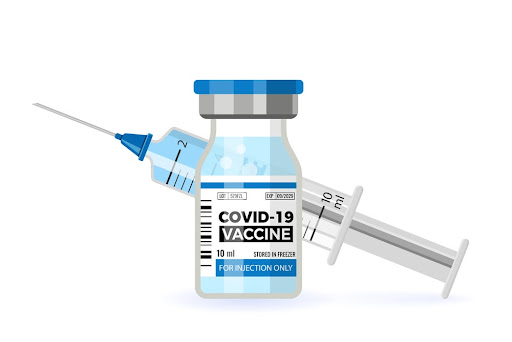 Anvisa afirma que intervalo menor para a dose de reforço da vacina da covid-19 pode oferecer riscos à saúde. (Fonte: Shutterstock/ Reprodução)