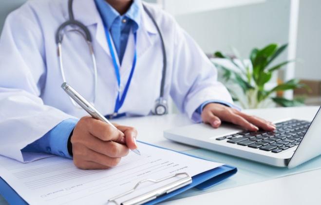 Segundo o projeto de lei, o profissional da saúde pode optar por oferecer ou não modalidade remota de consulta.