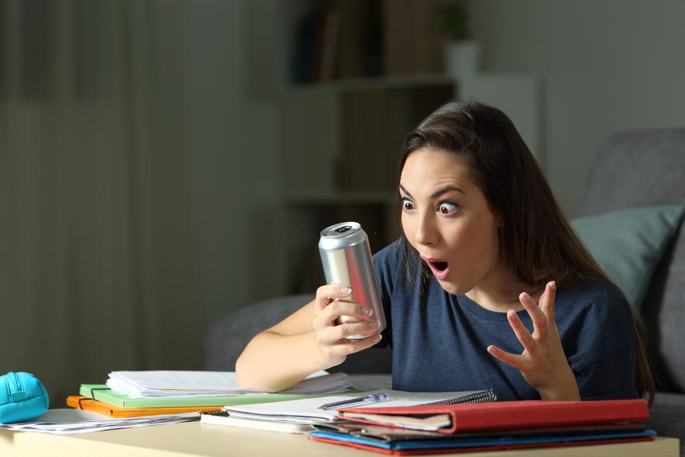 Bebidas energéticas são contraindicados para quem sofre com ansiedade. (Fonte: Shutterstock)