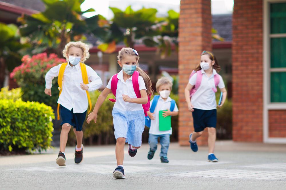Estudos revelam que máscaras são eficientes em ambiente escolar para evitar a propagação da covid-19