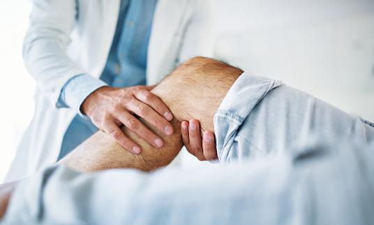 Wie erkennt man, ob eine Person an rheumatoider Arthritis leidet?  • Gesundheitsgipfel von Estadão